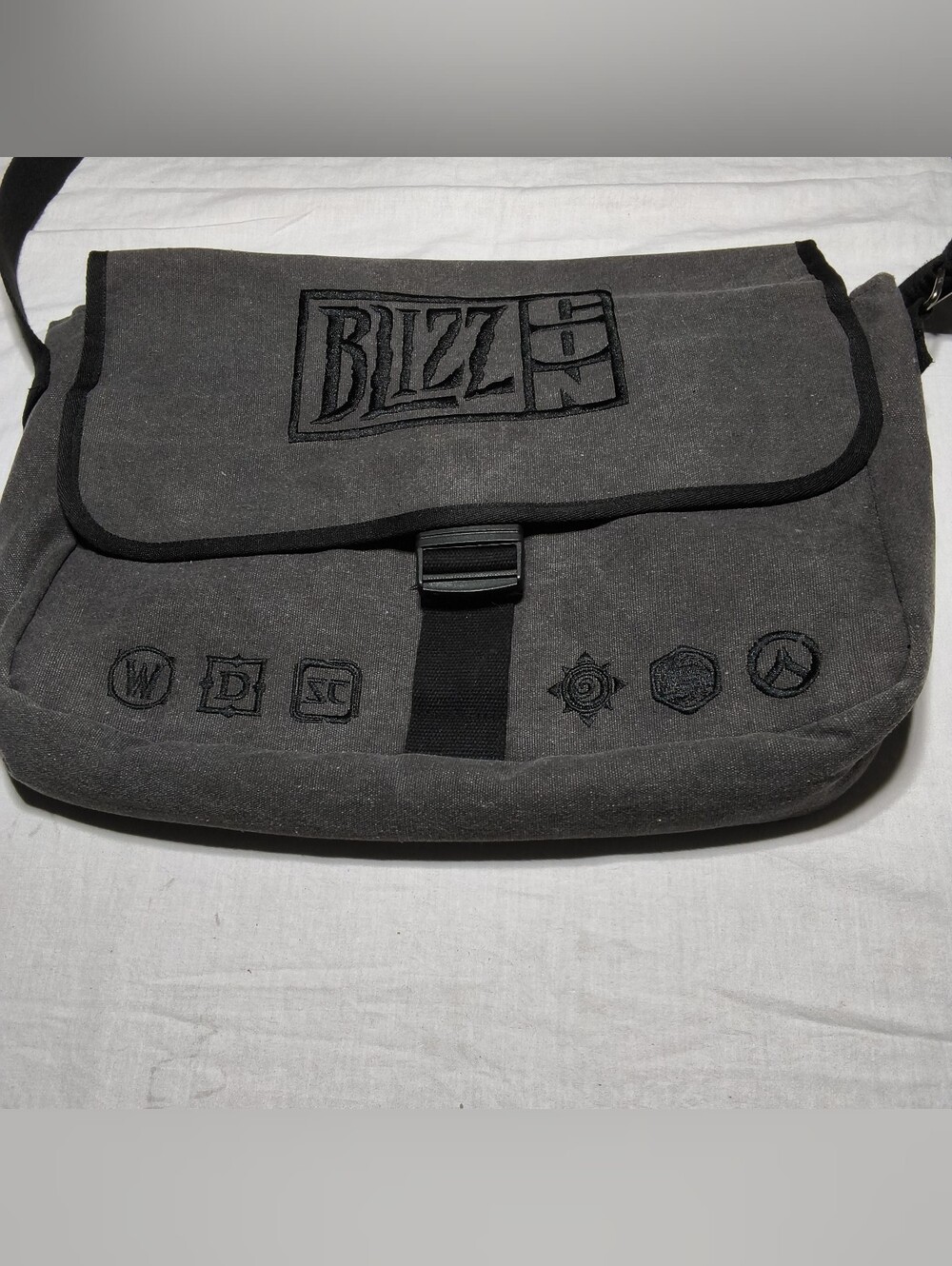​Official BlizzCon 2015 Grey Canvas Messenger Bag Blizzard Laptop Satchel Gaming - Picture 3 of 8